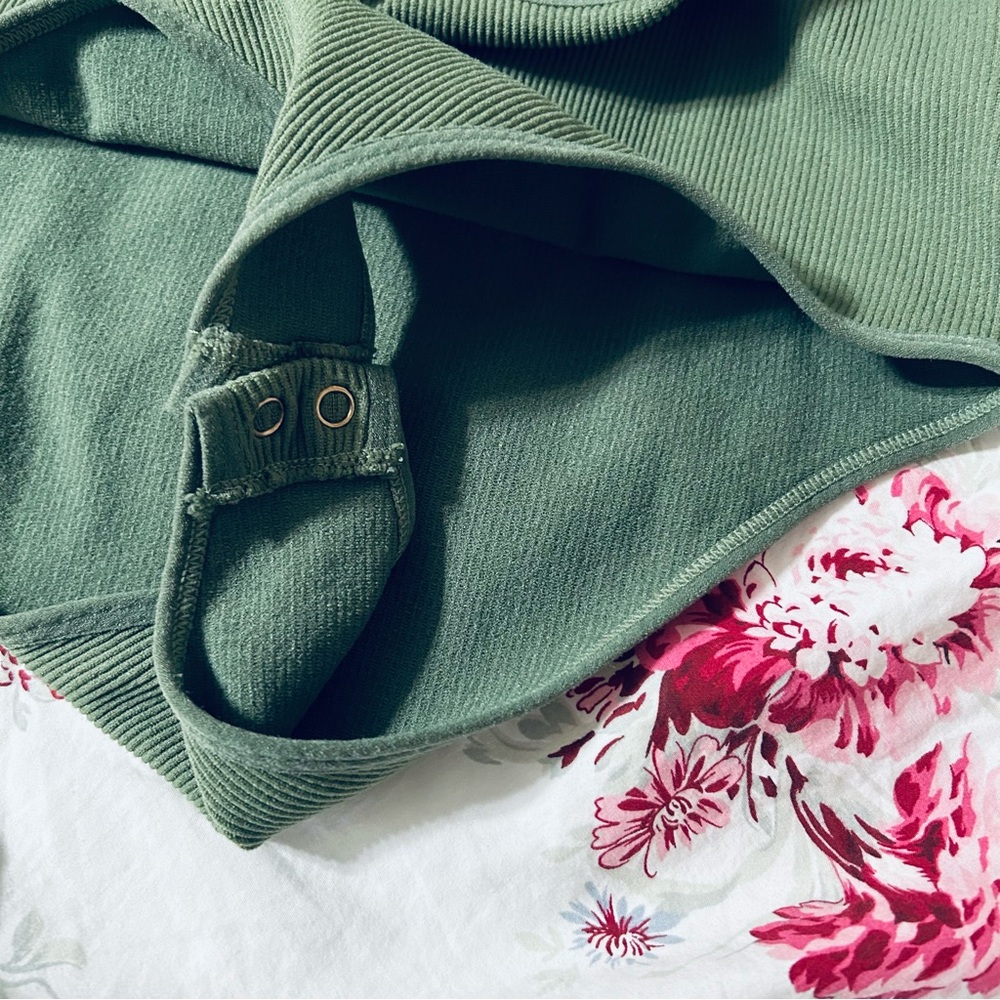▪️6/$25▪️ FCT Basics Olive Green Bodysuit - Picture 3 of 5